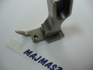 Oprzyrządowanie SUISEI nr kat. SA45 stopka standardowa ruchoma do lamownika / Hinged Binding Foot