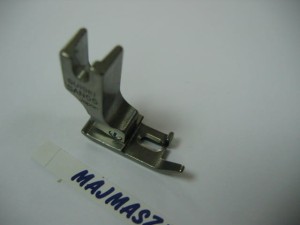 Oprzyrządowanie SUISEI nr kat. SAN55 stopka standardowa ruchoma do lamownika do maszyny z kroczącą igłą / Hinged Binding Foot for Needle Feed Machine