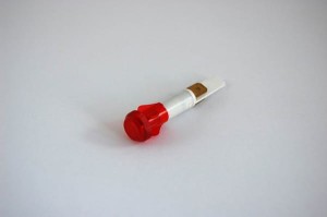 Lampka       czerwona       sygnalizacyjna poziomu wody do wytwornic typu Snail, Comeleco,   Compacta,   Unika,   Pratika oraz  stołów  Comelux  Maxi  C  i  Maxi  C5 oraz Futura RC i RC5 i innych.