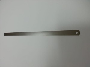 linijka podręczna stalowa elastyczna długość 50cm 20cali  podziałka mm/cal art.740RE