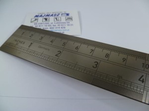 Linijka podręczna stalowa elastyczna długość 60cm 24cale  podziałka mm/cal art.761RM