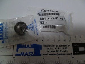 Część JUKI nr. kat. B18375820A0 / BĘBENEK ZYG-ZAK LZ 582 /  BOBBIN CASE ASM.