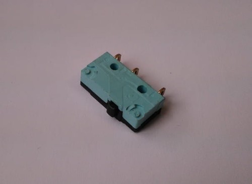 R3832.jpg