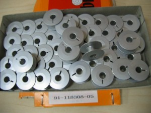 szpuleczka 91-118308-05  bobbin mała aluminiowa do 2-igłówki Pfaff itp