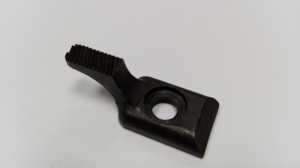 Część JUKI nr. kat. B3026450D00 / WALKING FOOT  D