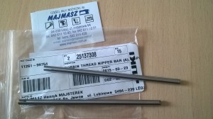 Część JUKI nr. kat. 25137308 / BOBBIN THREAD NIPPER BAR (A), REPLACEMENT PART FOR