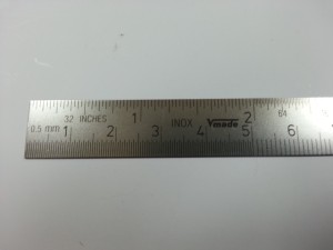 Linijka podręczna stalowa elastyczna długość 15cm 6cali  podziałka mm/cal art.740RE