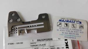 Część JUKI nr. kat. R4200H0DD0E / THROAT PLATE